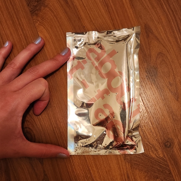 About Face Pearly Shadowstick - Baroque (Pearly Pink Ice) - Picture 4 of 5